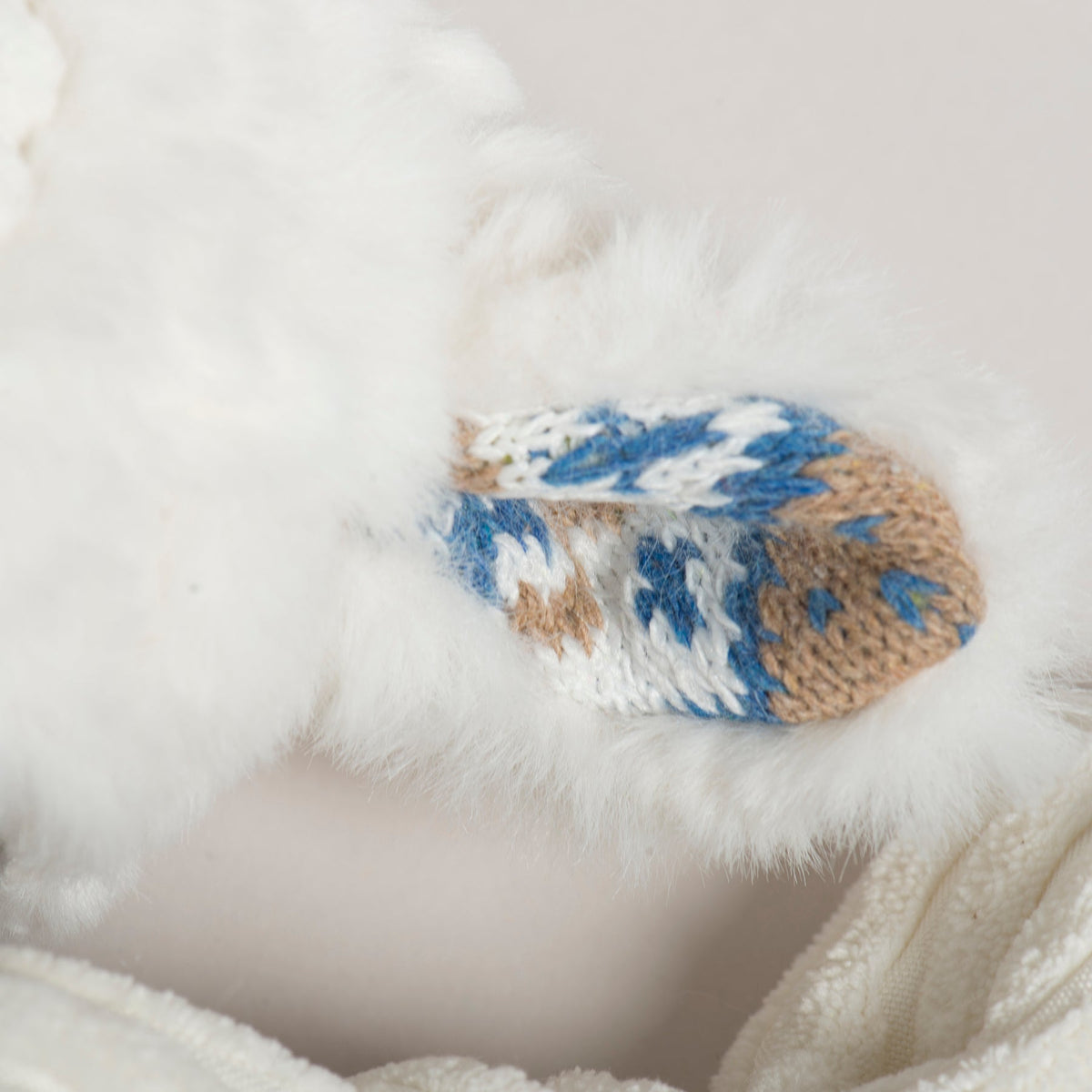 Leo Lamb Plush Dog Toy Knottie®