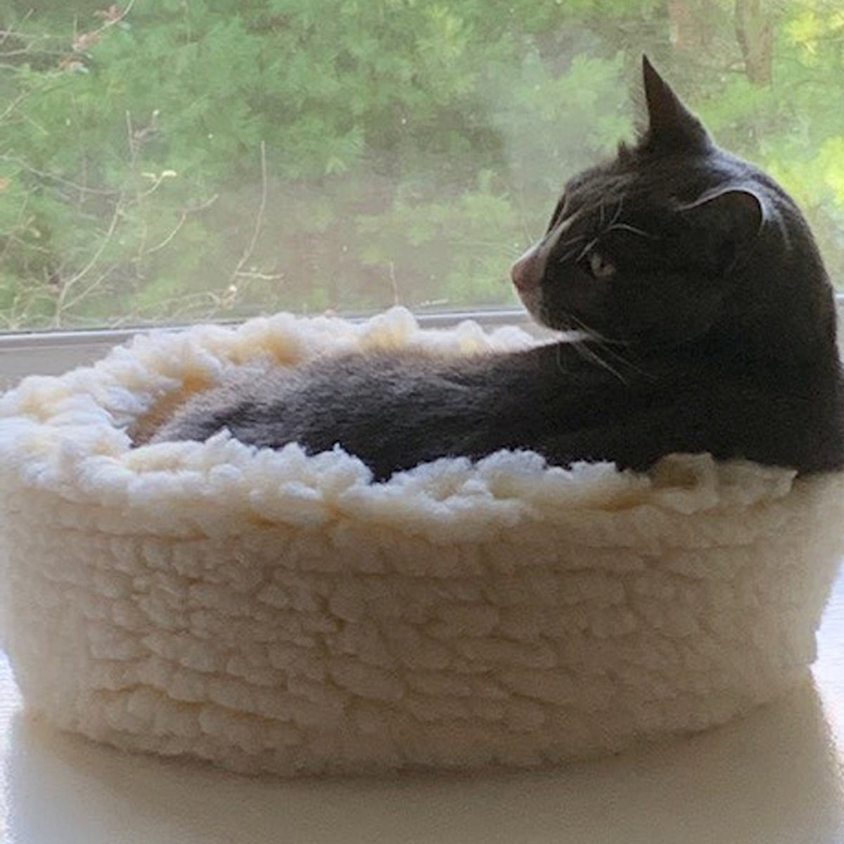 HuggleFleece® HuggleSnuggler™ Cat & Dog Beds
